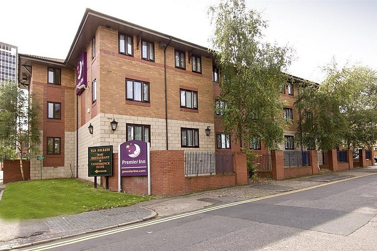 Premier Inn Birmingham City Centre Broad Street Экстерьер фото